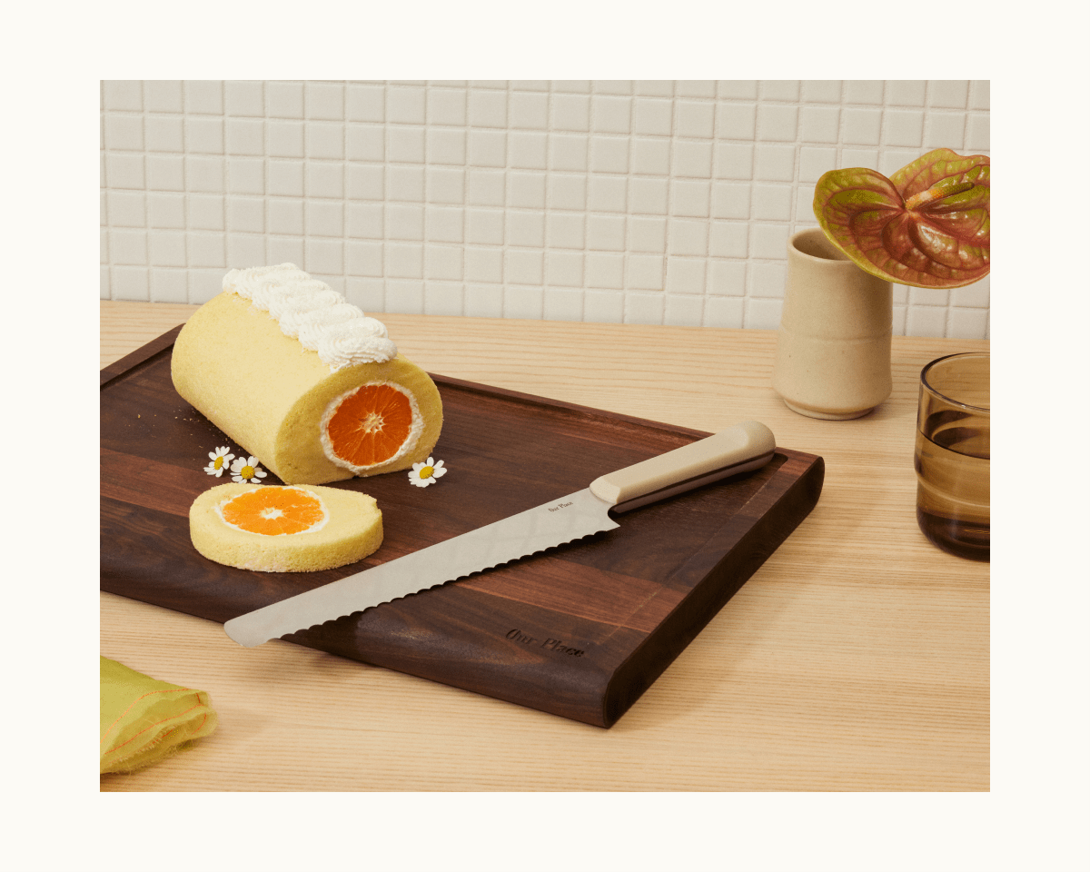 Serrated Slicing Knife in Steam View 5